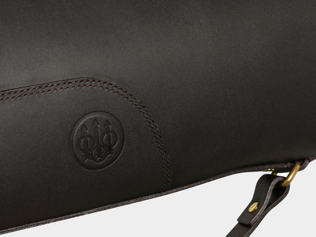 Terrain EVO Leather Gun Case Dark Brown - détail logo embossé